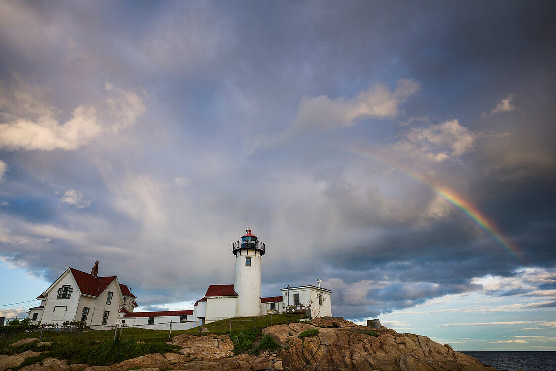 USA, Massachusetts, Cape Ann, Gloucester, Eastern Point Lighthouse with rainbow