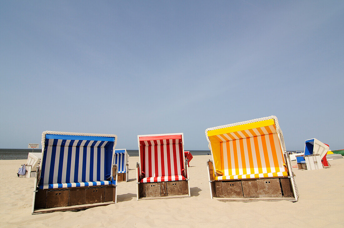 Beach chairs near Wenningstedt, Sylt, North Friesland, North Sea, Schleswig-Holstein, Germany