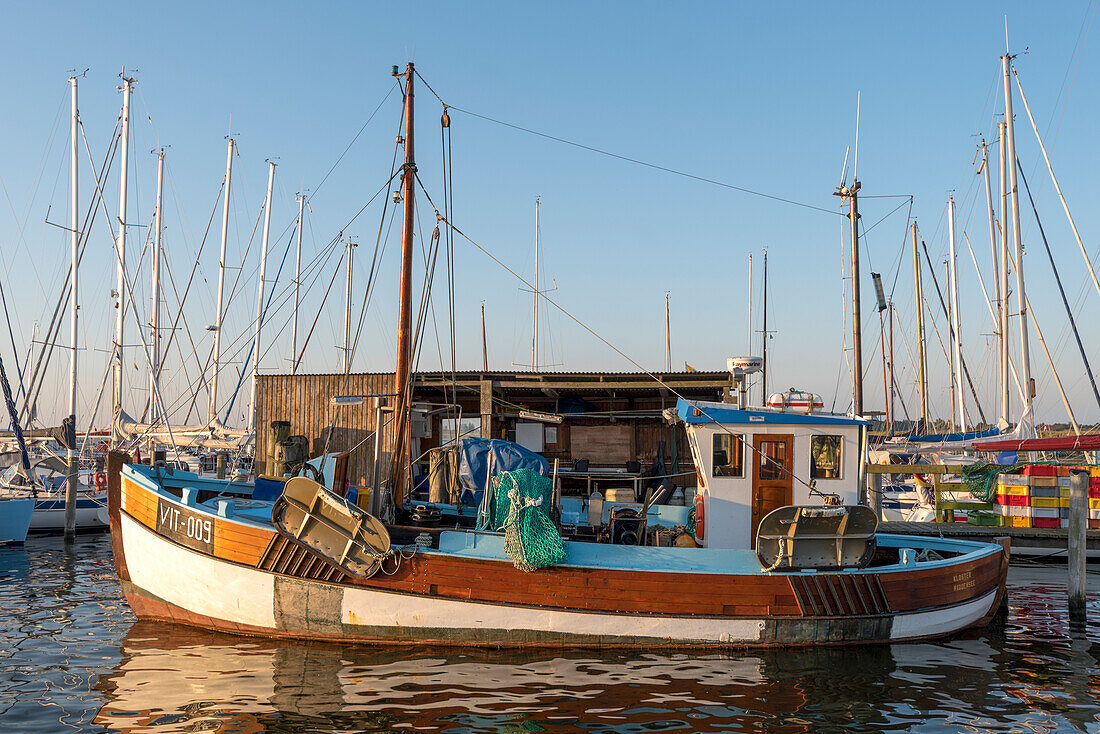 Altes Fischerboot, Insel Hiddensee, Kloster, Mecklenburg-Vorpommern, Deutschland