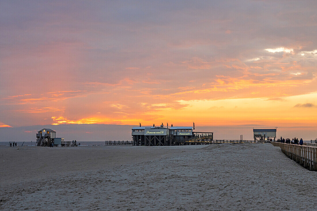 Evening mood in Sankt-Peter-Ording Bad, Restaurant Arche Noah, stilt houses, North Sea, North Friesland, Schleswig-Holstein, Germany