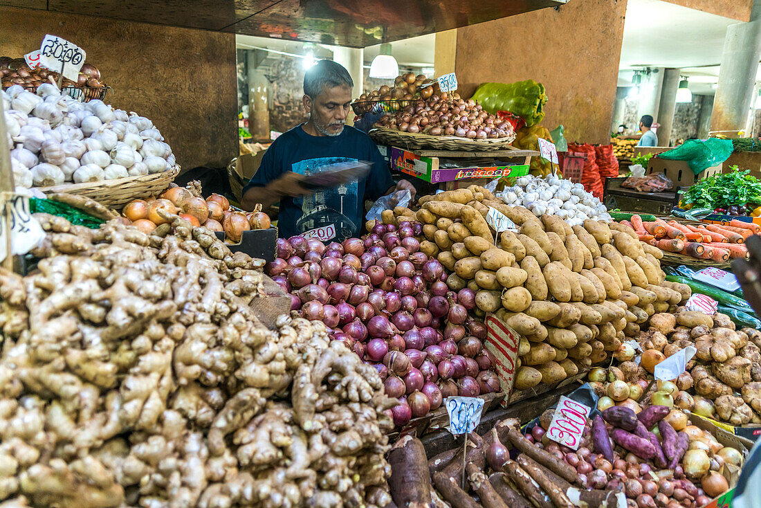 Stand mit Gemüse auf dem Zentralmarkt in Port Louis, Mauritius, Afrika