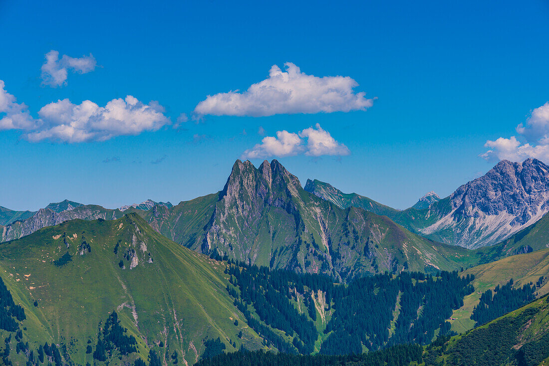 Panorama from the Wildengundkopf, 2238m to the Höfats 2259m, Allgäu Alps, Allgäu, Bavaria, Germany, Europe