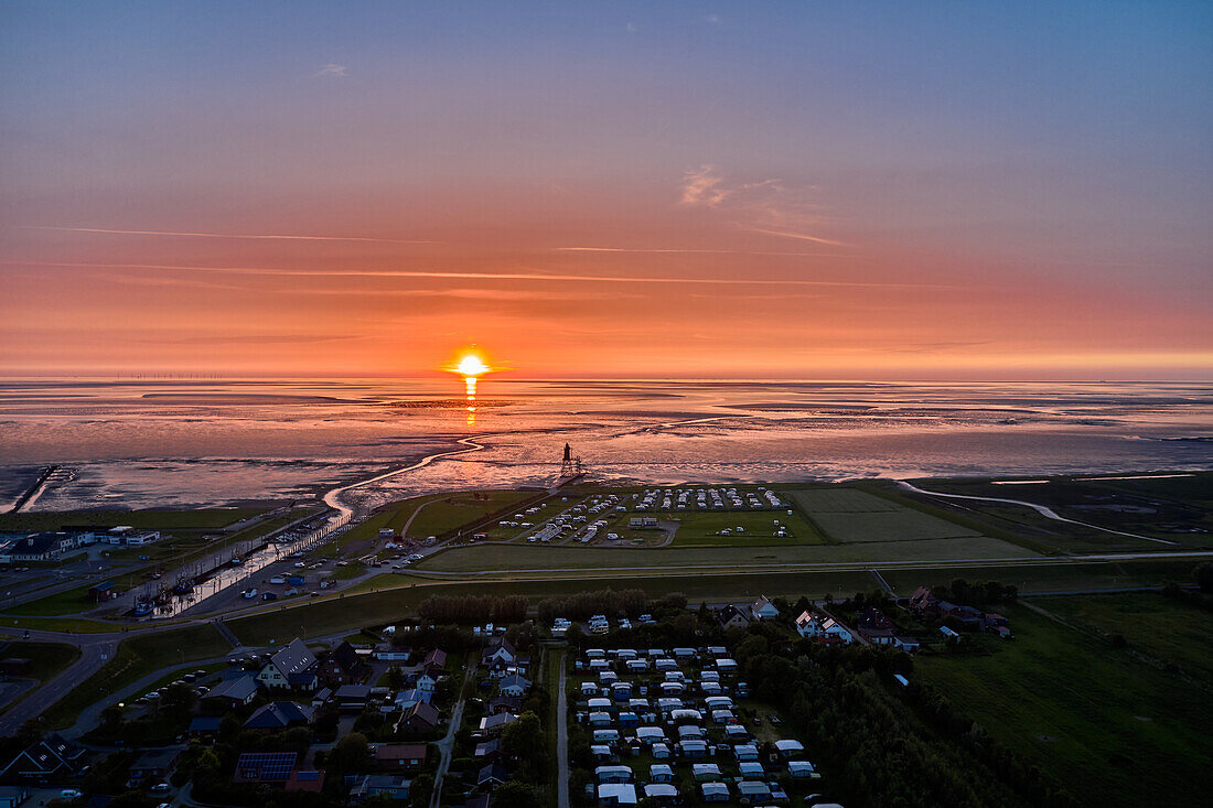 Sonnenuntergang am Dorumer Tief, Dorum-Neufeld, Landkreis Cuxhaven, Niedersachsen, Deutschland