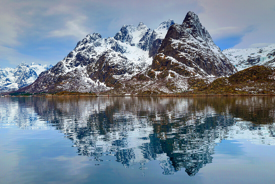 Arktische Landschaft am Trollfjord in Nordnorwegen, Norwegen