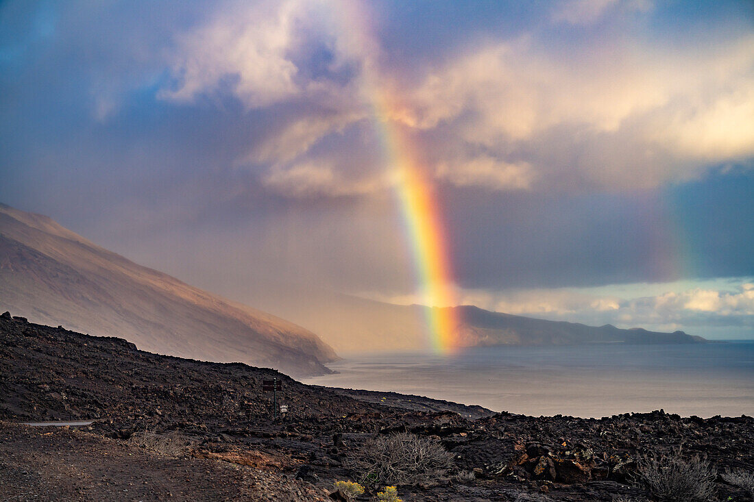 Regenbogen an der Halbinsel Punta de la Orchilla, El Hierro, kanarische Inseln, Spanien