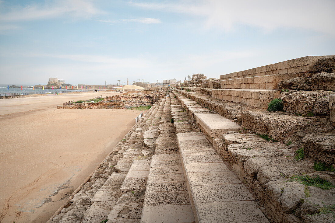 Hippodrom und Blick auf Alter Hafen, Antike Stadt Caesarea Maritima, Israel, Mittlerer Osten, Asien