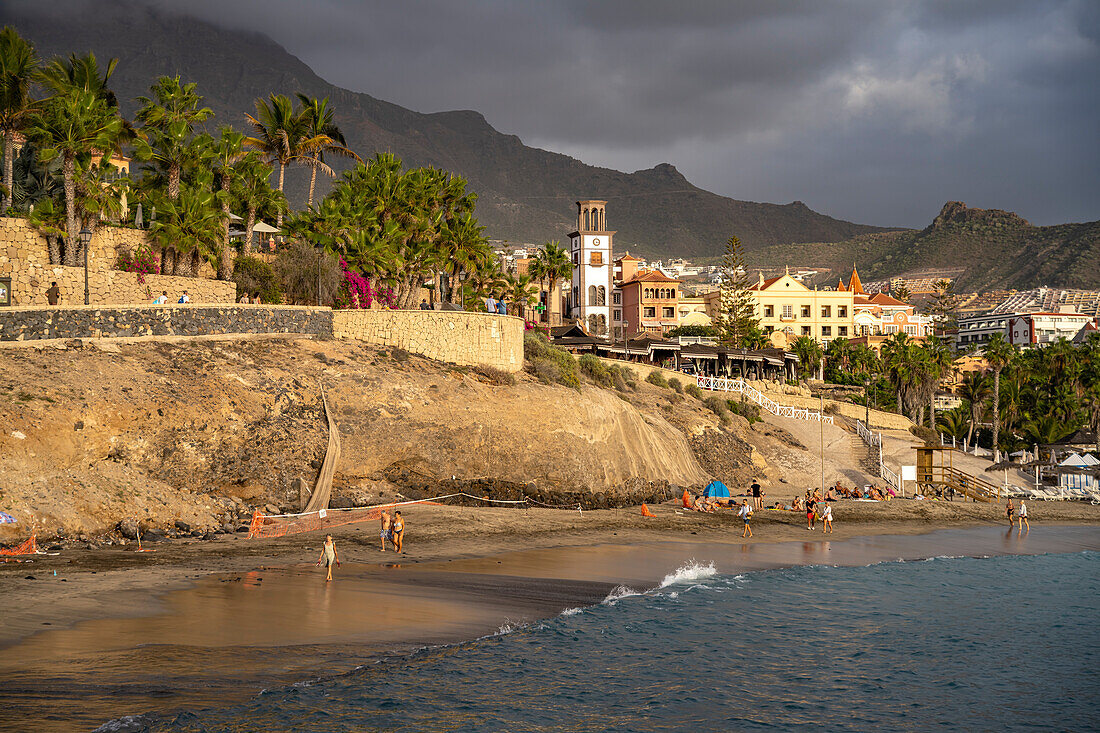 Der Strand Playa del Duque, Costa Adeje, Teneriffa, Kanarische Inseln, Spanien