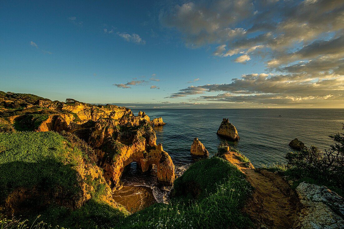 Prais dos trés Irmaos im Licht der Abendsonne, Alvor, Algarve, Portugal