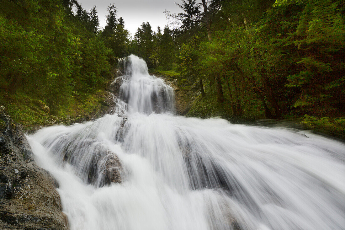 Zipfelsbach-Wasserfall, bei Bad Hindelang-Hinterstein, Allgäu, Bayern, Deutschland