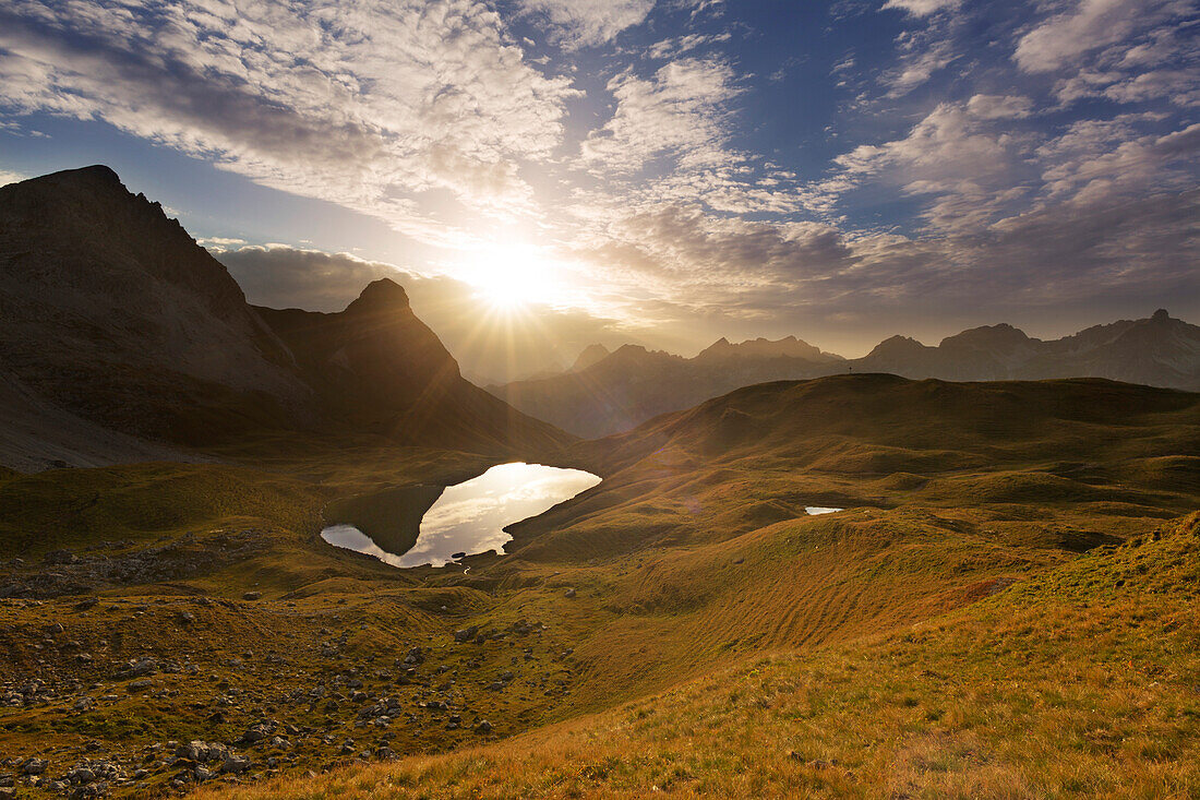 Blick über den Rappensee auf die Allgäuer Alpen, bei Oberstdorf, Allgäu, Bayern, Deutschland