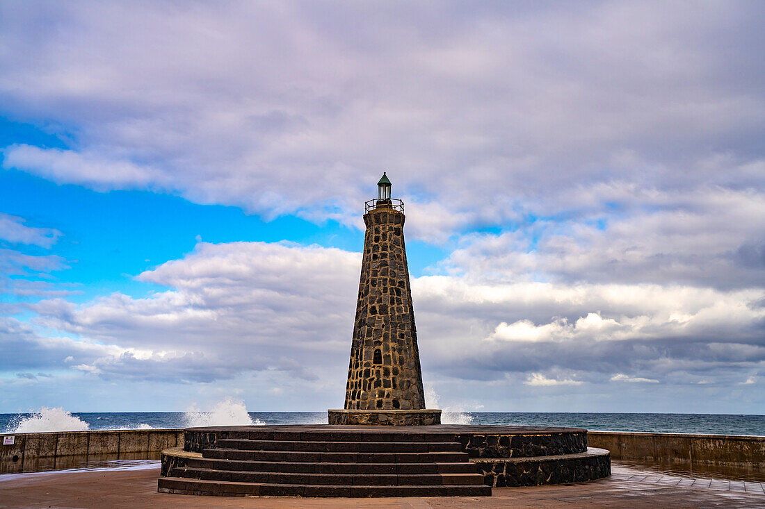 Der Leuchtturm Faro de Bajamar, Bajamar, San Cristóbal de La Laguna, Teneriffa, Kanarische Inseln, Spanien  