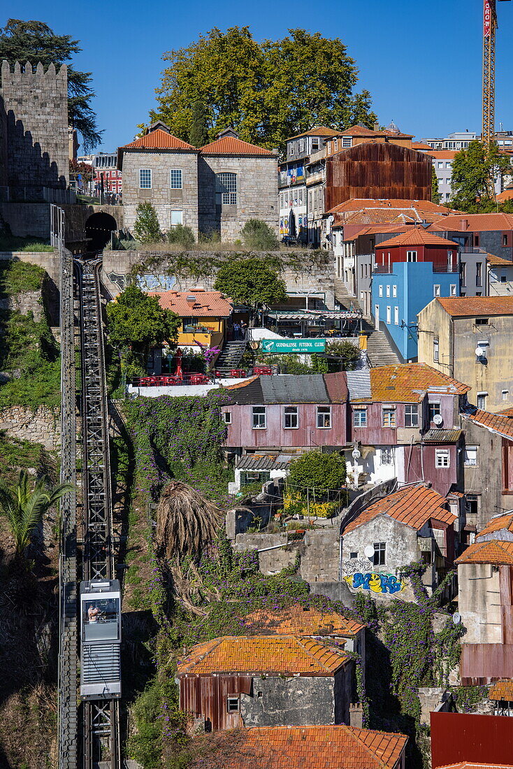 Dos Guindais Funicular, Oporto, Oporto, Portugal, Europe