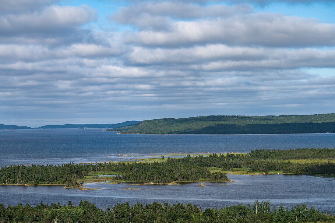 Wolken über der Ozeanküste, Lumsden, Labrador, Neufundland, Kanada