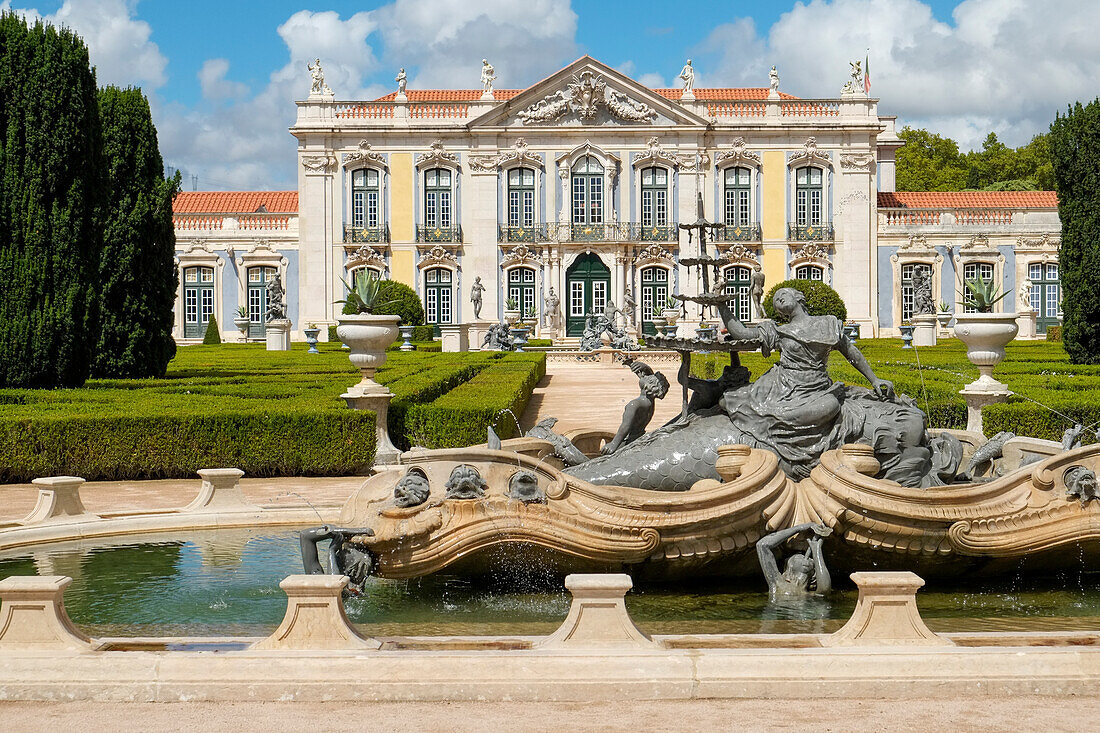 Portugal, Lisbon, Fountain in front of Royal Palace