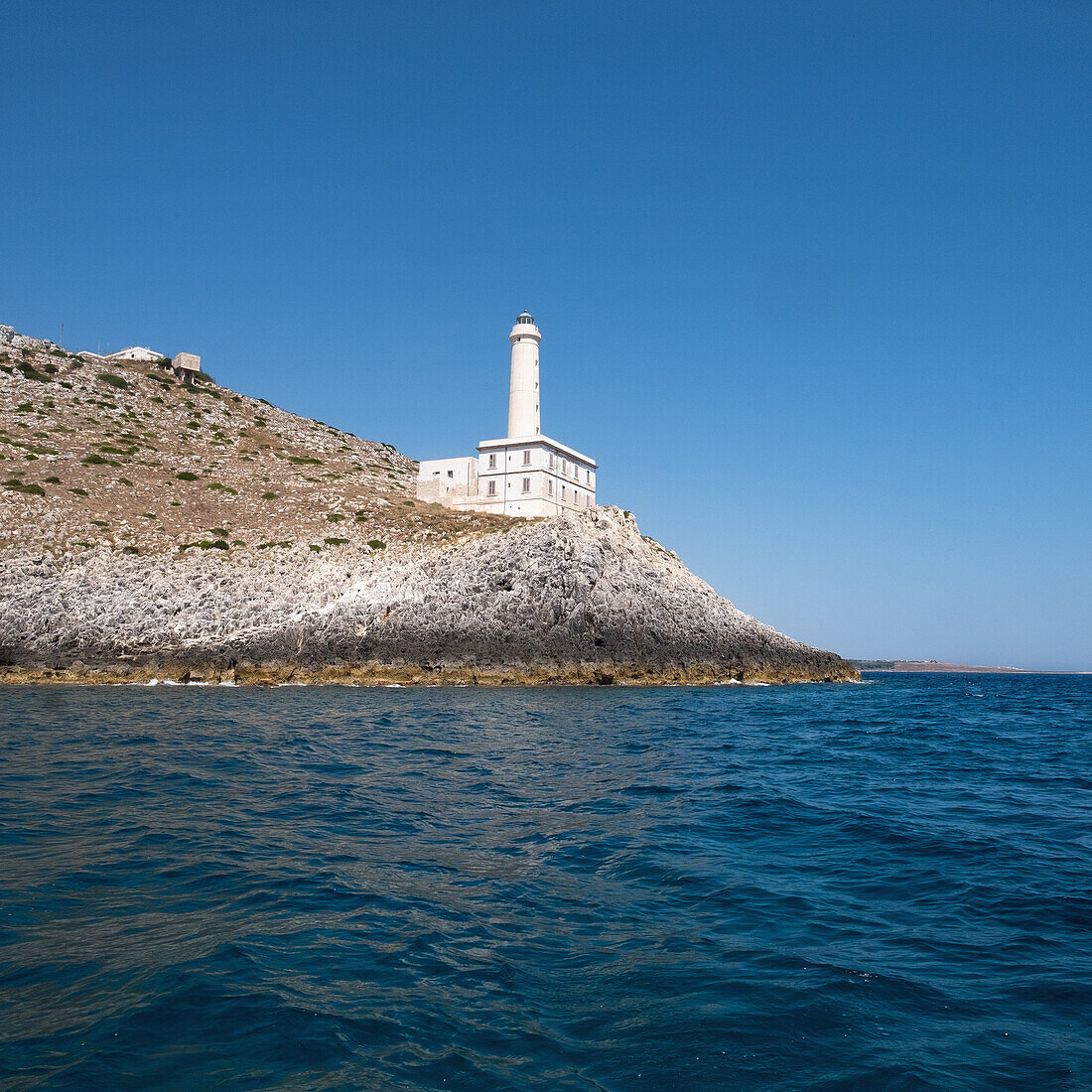 Italien, Apulien, Provinz Lecce, Otranto, Leuchtturm am Meer