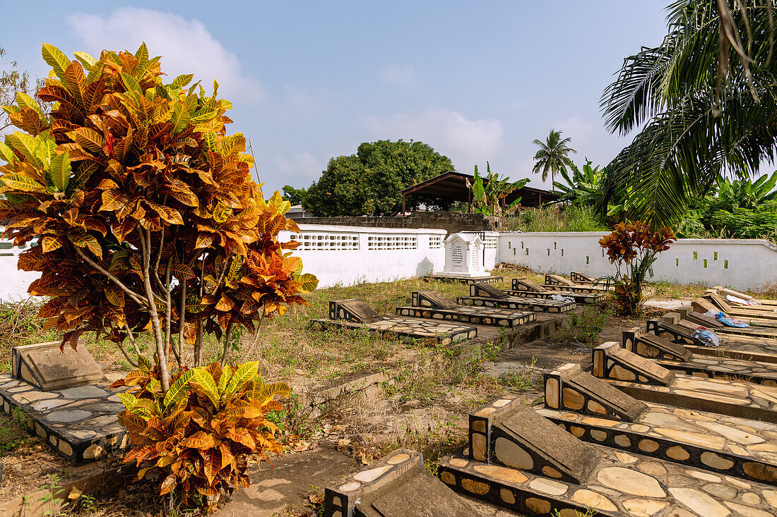 historischer Missionarsfriedhof der deutschen christlichen Mission in Ho in der Volta-Region im Osten von Ghana in Westafrika