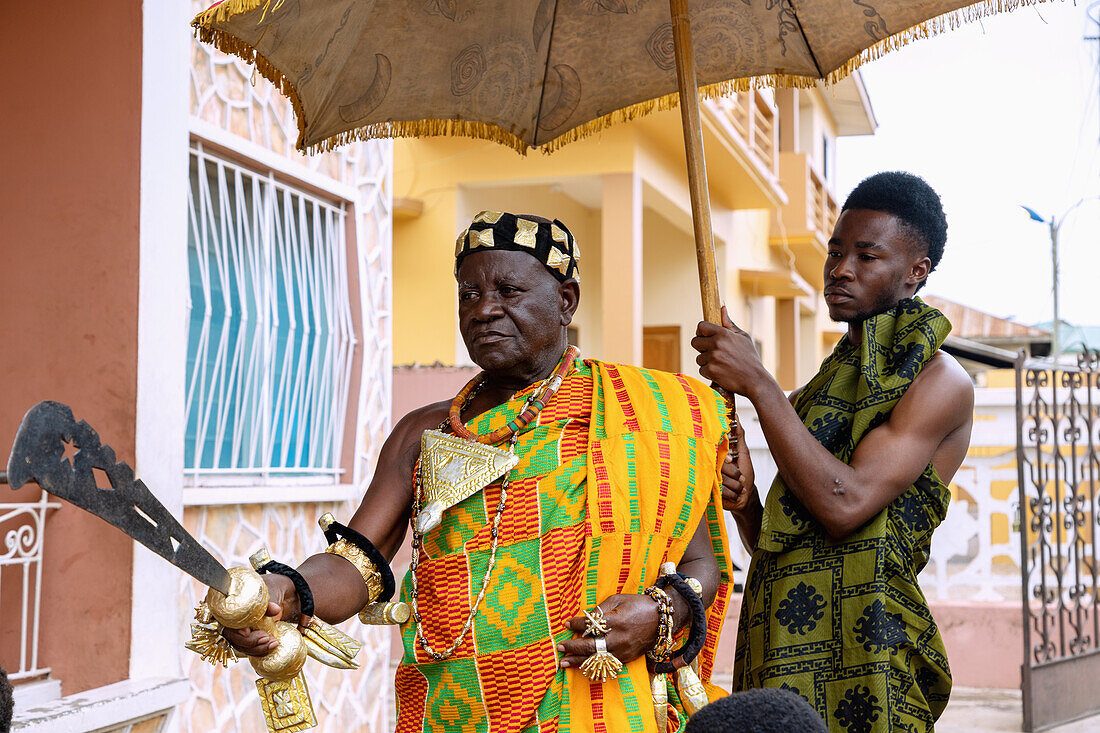 Audienz bei Ashanti-Chief Nana Okyere Ntwi II, Chief of Asante Ahenkro, in Kumasi in der Ashanti Region im Zentrum von Ghana in Westafrika