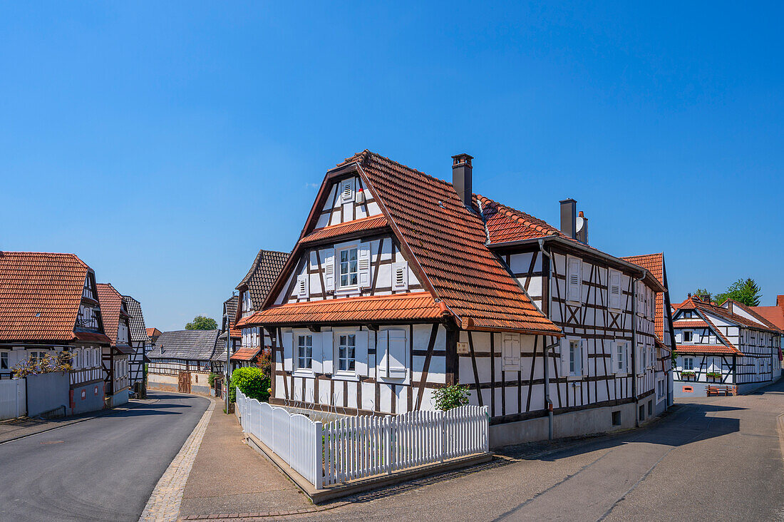 Fachwerkhaus in Hunspach, Schönstes Dorf in Frankreich 2020, Nördliches Elsass, Bas-Rhin, Grand Est, Frankreich