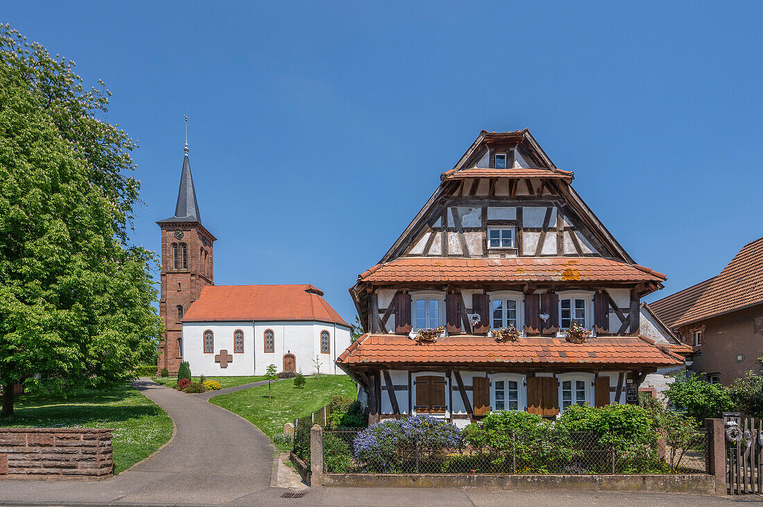 Fachwerkhaus in Hunspach, Schönstes Dorf in Frankreich 2020, Nördliches Elsass, Bas-Rhin, Grand Est, Frankreich
