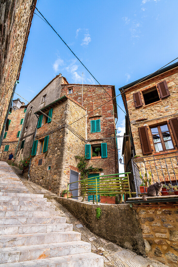 In the back streets of Chiusdino, Province of Siena, Tuscany, Italy