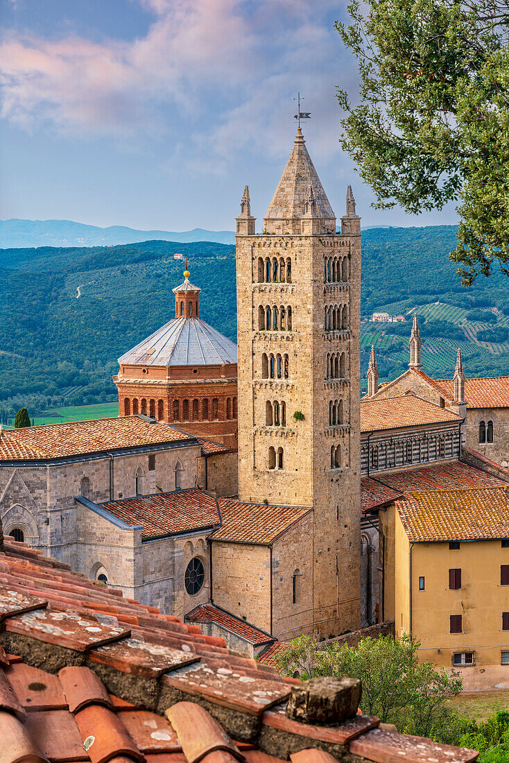 View of the San Cerbone Cathedral from Massa Marittima, Grosseto Province, Maremma, Tuscany, Italy