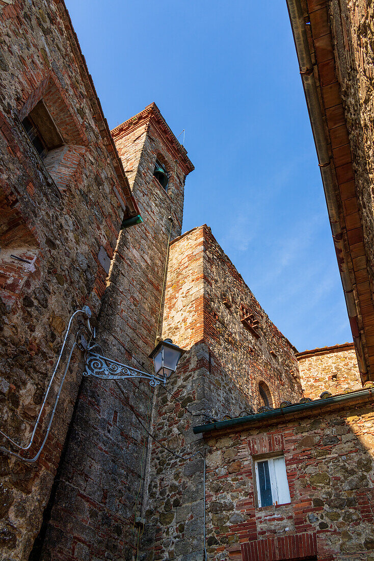 In den Gassen von Chiusdino, Provinz Siena, Toskana, Italien    