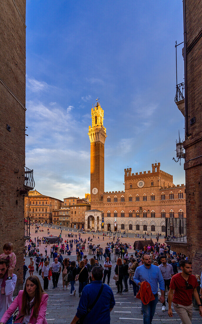 Torre Del Mangia tower, Palazzo Pubblico town hall, people at Piazza Del Campo, Siena, Tuscany, Italy, Europe