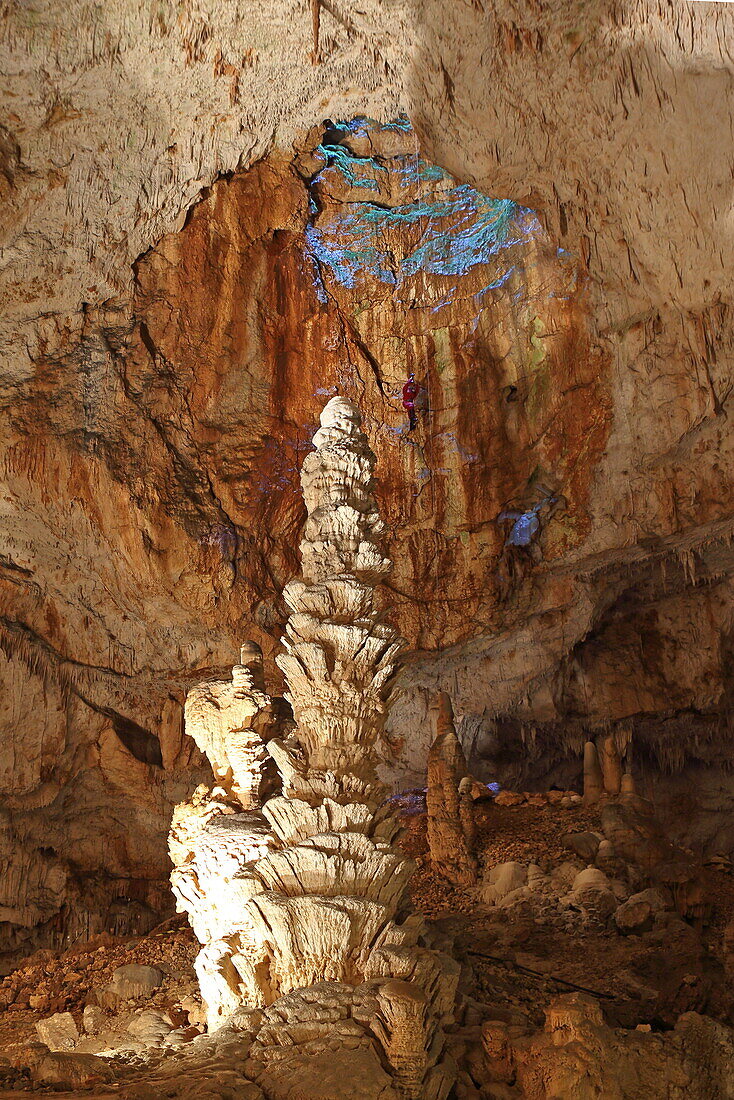Aven d'Orgnac stalactite cave near Orgnac-l'Aven, Ardèche, Auvergne Rhône-Alpes/Occitania, France