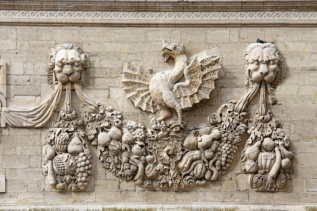 Detail in the facade of the Hotel des Monnaies, Avignon, Vaucluse, Provence-Alpes-Côte d'Azur, France