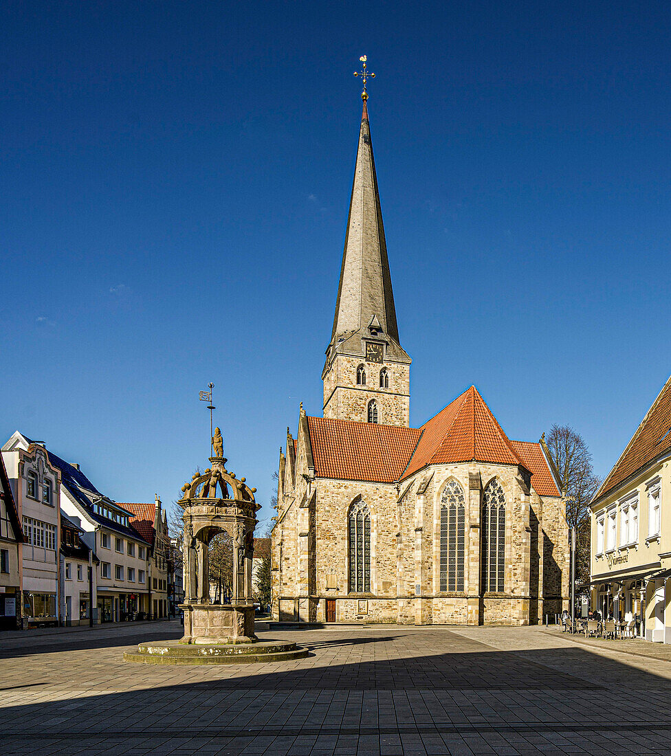 At the Neuer Markt in Herford: St. Johannis and Neustädter Brunnen, North Rhine-Westphalia, Germany