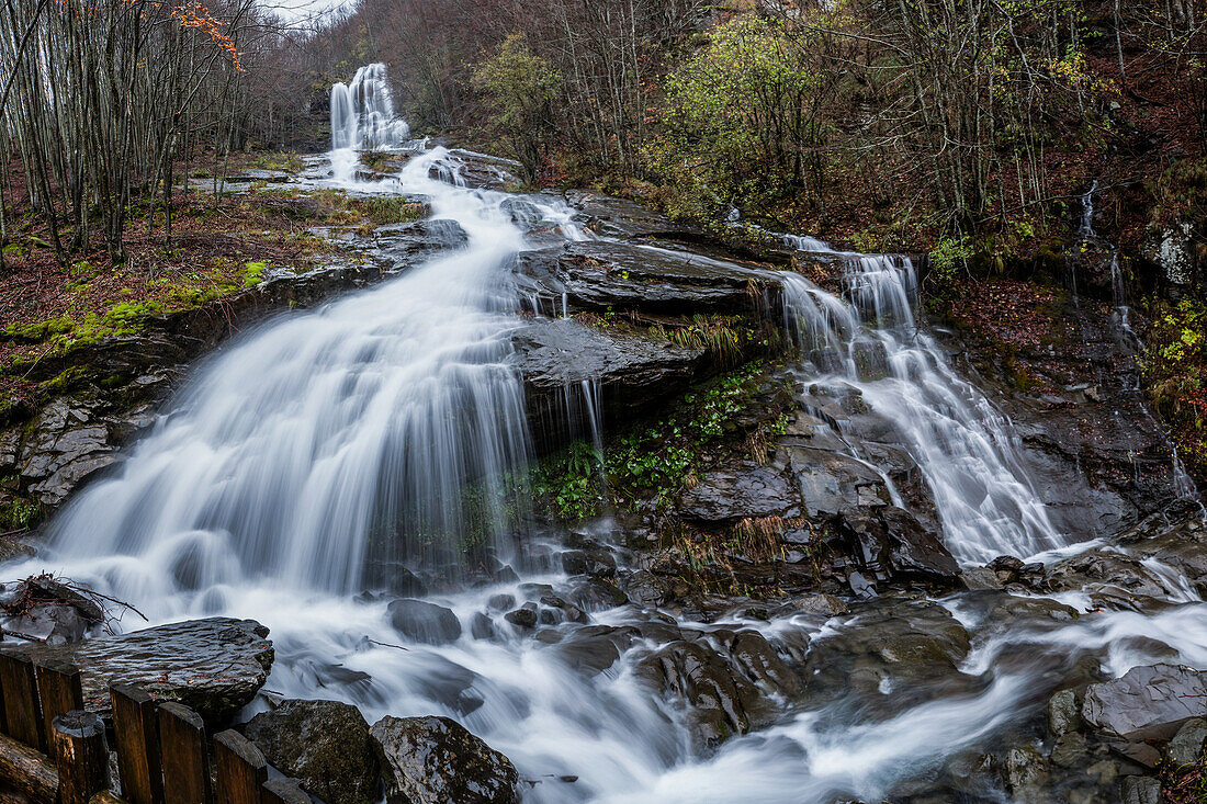 Die Cascate del Doccione bei Fellicarolo, Modena, Emilia-Romagna, Italien, Europa