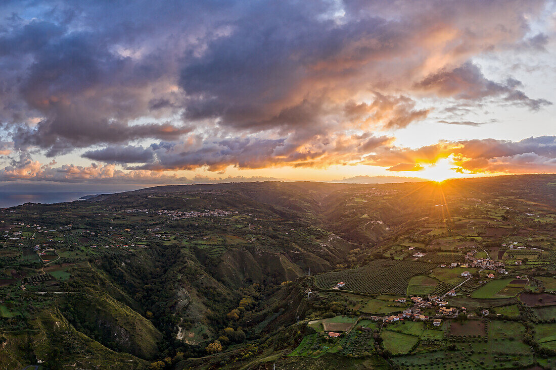 Sonnenaufgang über Tropea, Vibo Valentia, Cosenza, Kalabrien, Italien, Europa