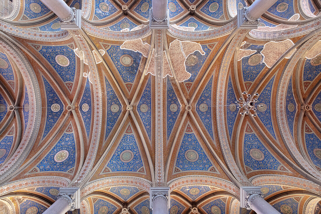 Magnificent cross vault in the Great Synagogue (Velká synagoga) in Pilsen (Plzeň), Bohemia, Czech Republic, Europe