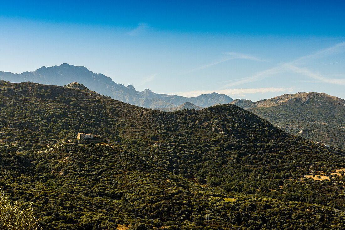 Mittelalterliches Bergdorf, Corbara, bei L'Île-Rousse, Balagne, Département Haute-Corse, Korsika, Mittelmeer, Frankreich