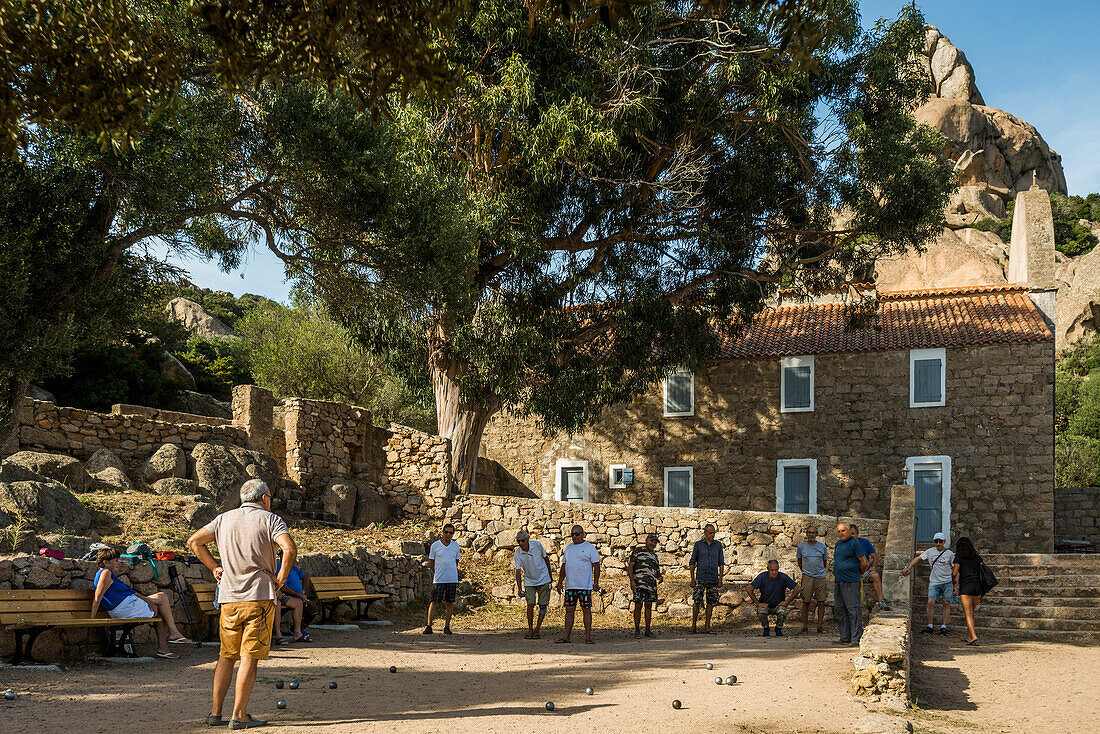 Boulespieler, l'Ermitage de la Trinité, Bonifacio, Südküste, Département Corse-du-Sud, Korsika, Frankreich