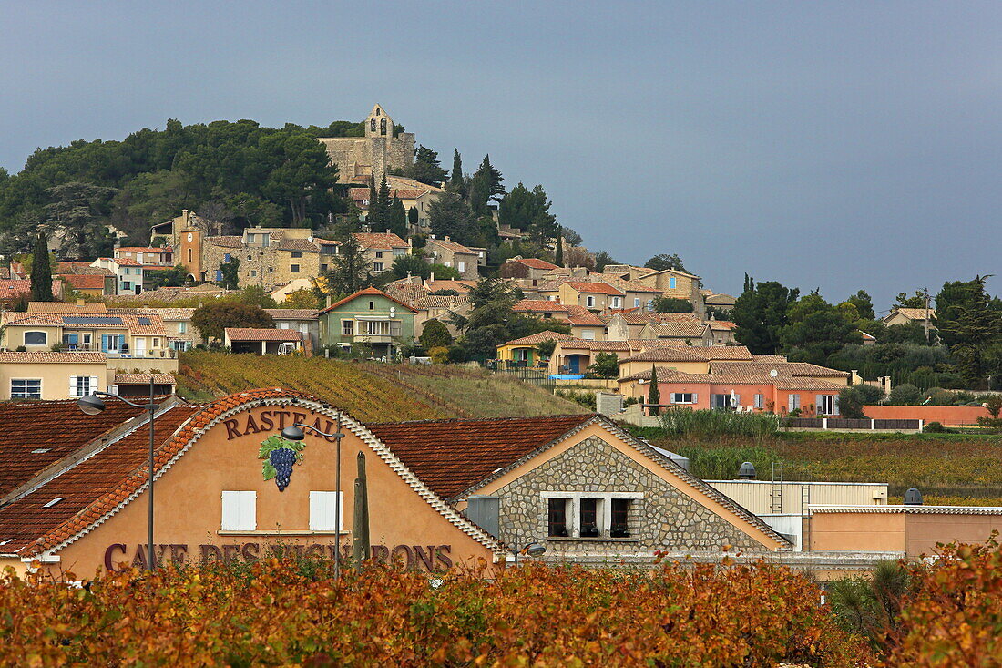 Über den Dächern von Sablet, Vaucluse, Provence-Alpes-Côte d'Azur, Frankreich