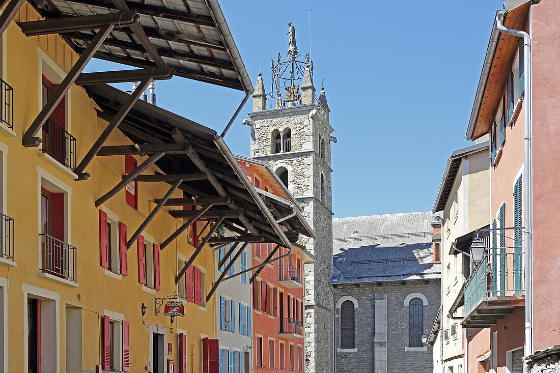 Typische Häuser in der Altstadt von Barcelonnette, Alpes-de-Haute-Provence, Provence-Alpes-Côte d'Azur, Frankreich