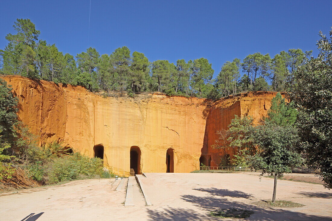 Ocher quarrying in Buoux, Vaucluse, Provence-Alpes-Côte d'Azur, France