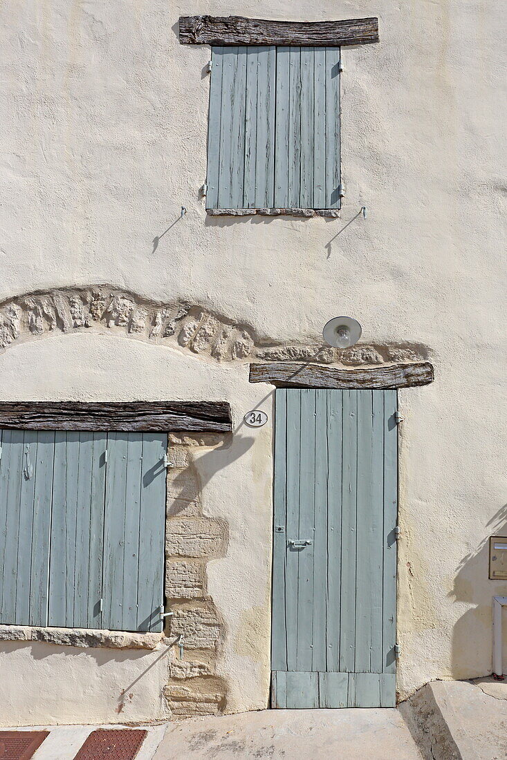 Fassade in Crillon-le-Brave, Vaucluse, Provence-Alpes-Côte d'Azur, Frankreich