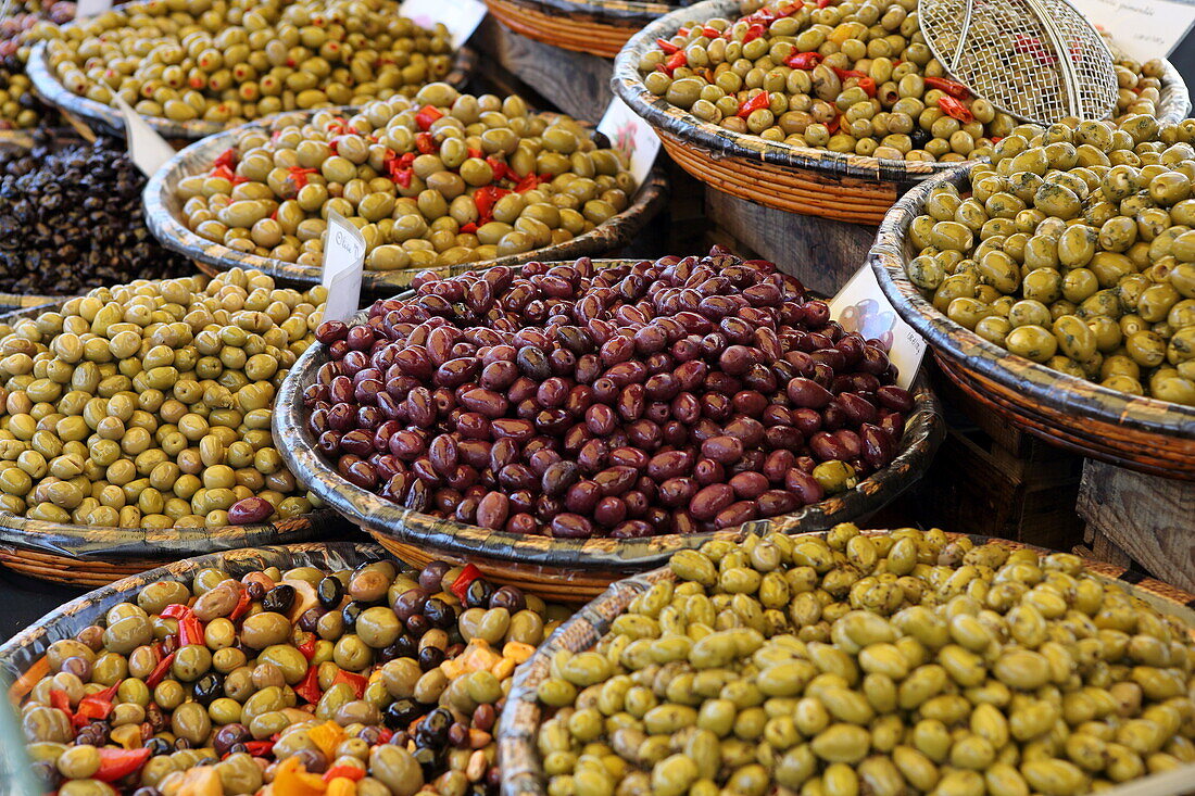 Olives at the market of Saint-Maximin-la-Sainte-Baume, Var, Provence-Alpes-Côte d'Azur, France