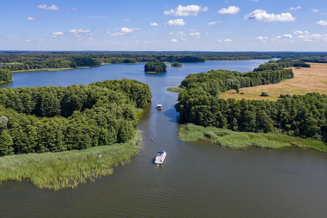 Le Boat Vision 4 Hausboot auf der Havel zwischen dem Kleinen Priepertsee und dem Wangnitzsee, Nähe Priepert, Mecklenburg-Vorpommern, Deutschland, Europa