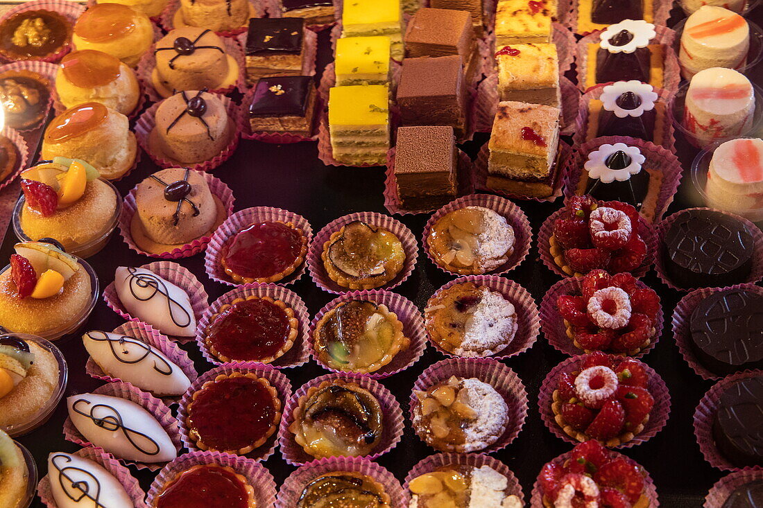 Absolutely delicious pastries for sale at Pâtissier Joël Noyerie, Mâcon, Saône-et-Loire, Bourgogne-Franche-Comté, France, Europe