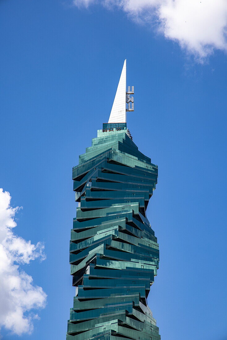 Wolkenkratzer mit einem Twist: The F&F Tower (früher bekannt als Revolution Tower), Panama City, Panama, Panama, Mittelamerika