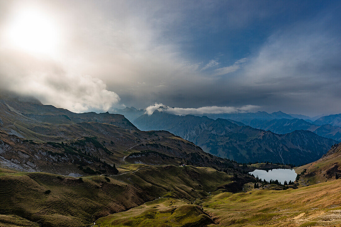 Mountain panorama from the indicator saddle to the Seealpsee, on the left the Höfats 2259m, Allgäu Alps, Allgäu, Bavaria, Germany, Europe