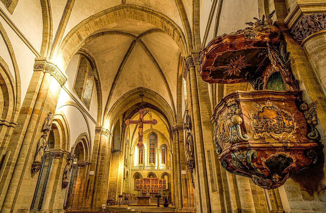 View of the interior of St. Peter's Cathedral, old town of Osnabrück, Lower Saxony, Germany