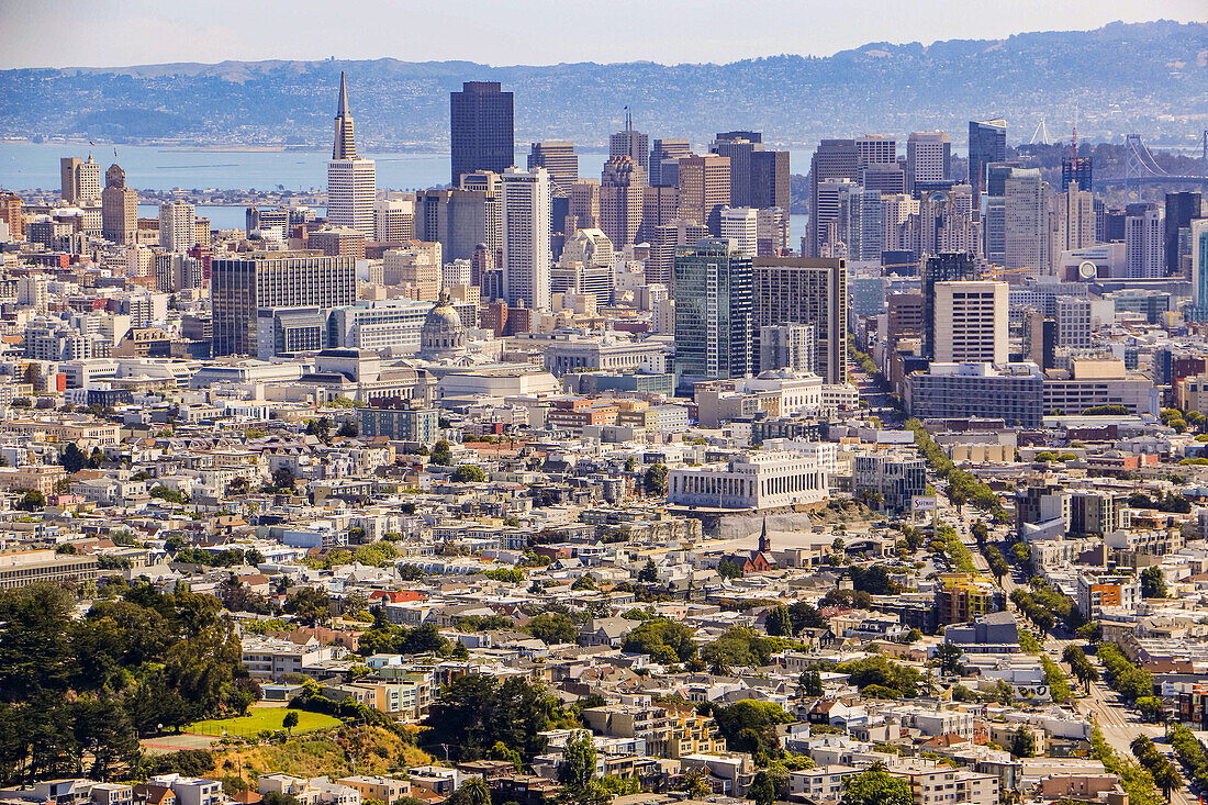 View of Downtown San Francisco from the unique Twin Peaks viewpoint, California, United States