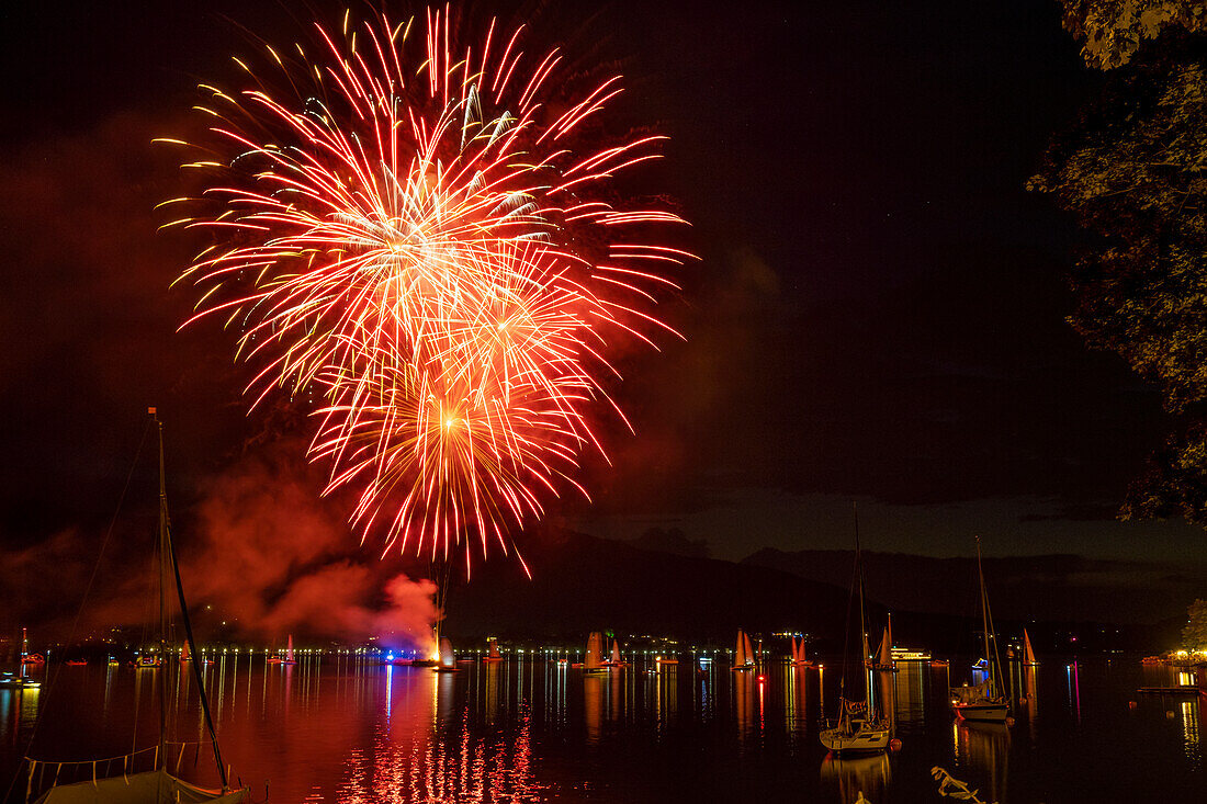 Feuerwerk am Tegernsee, Sommerfest, Oberbayern, Deutschland, Europa