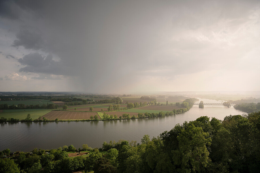 Ausblick zur Donau von Gedenkstätte Walhalla, Donaustauf bei Regensburg, Oberpfalz, Bayern, Deutschland