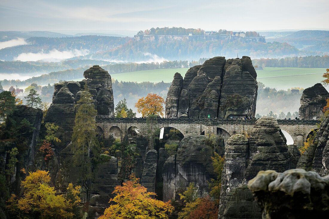 View to the bastion, Königstein Fortress in the background, Saxon Switzerland, Elbe Sandstone Mountains, Saxony, Elbe, Germany, Europe
