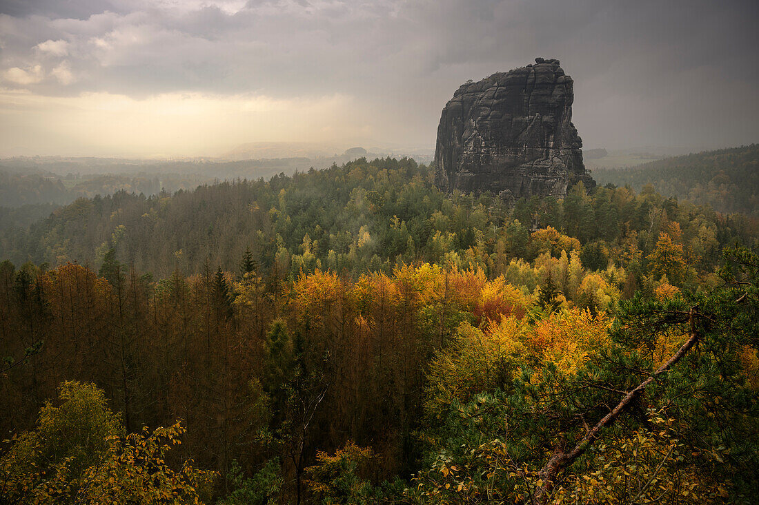 the table mountain Falkenstein, Saxon Switzerland, Elbe Sandstone Mountains, Saxony, Elbe, Germany, Europe